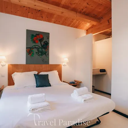 Hollyhocks * 里维多瓦海滩